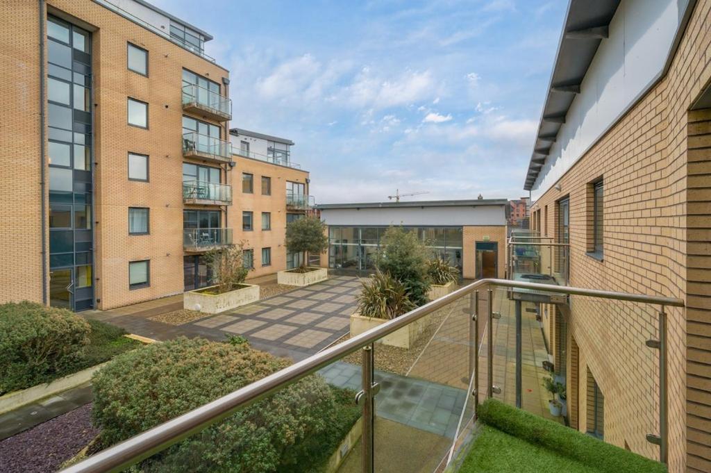 Central Belfast Apartments, Victoria Place ภายนอก รูปภาพ